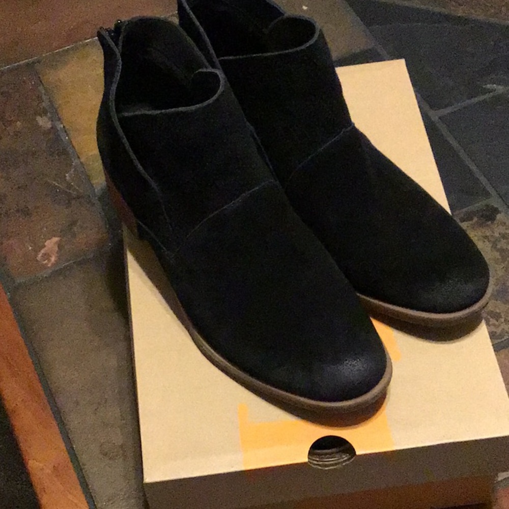 Korks Black ankle boots size 8
